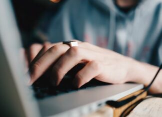 5 coisas que podem te custar caro ao comprar passagens online