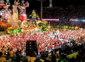 Conheça o Festival de Parintins, que acontece no Amazonas
