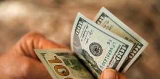 Confira 5 dicas para comprar dólar para viajar para outro país