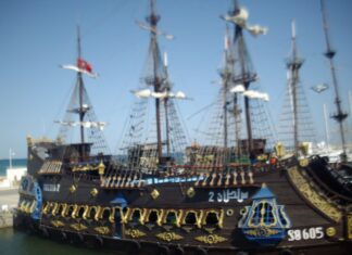 Descubra se vale a pena fazer um cruzeiro de barco pirata em Hammamet