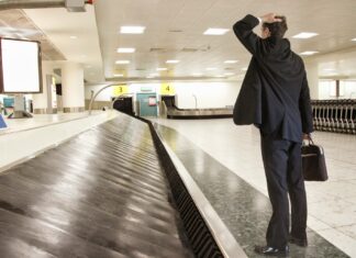 Saiba o que fazer no caso de mala extraviada em viagem de avião