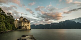 Vai viajar para Montreux, na Suíça? Descubra 6 passeios imperdíveis