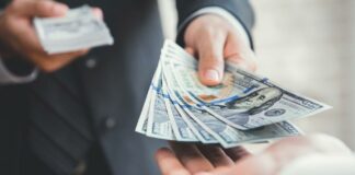 Aprenda como vender dólares de forma segura após uma viagem internacional