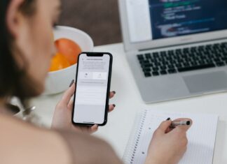 Agenda no celular - Veja 7 aplicativos de anotações para viagens