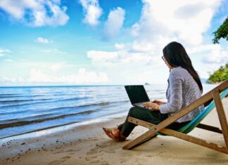 Sobre ganhar dinheiro viajando: descubra o salário de um profissional do marketing