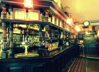 Destinos de Viagem - conheça 5 cenários de séries para conhecer neste ano