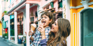 Descubra como viajar com menores de idade para o exterior