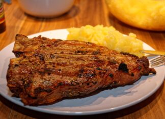 Saiba como fazer a receita da bistecca alla fiorentina, típica da Toscana, na Itália receita da bistecca alla fiorentina