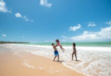 Descubra 4 praias de Alagoas e saiba como aproveitar Maceió com os filhos Maceió com os filhos