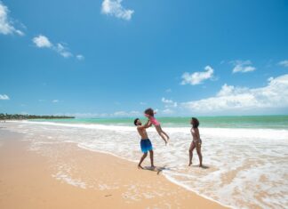 Descubra 4 praias de Alagoas e saiba como aproveitar Maceió com os filhos Maceió com os filhos