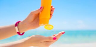 Está procurando o melhor protetor solar para bebê? Encontramos 10 deles melhor protetor solar para bebê