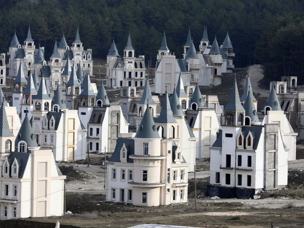 castelos abandonados na Turquia