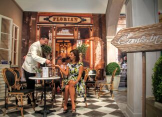 Should Tipping Be Mandatory? Discover 10 Countries Where It is