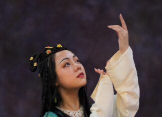 Chinese Culture Clothing: History, Costumes, Curiosities, and More